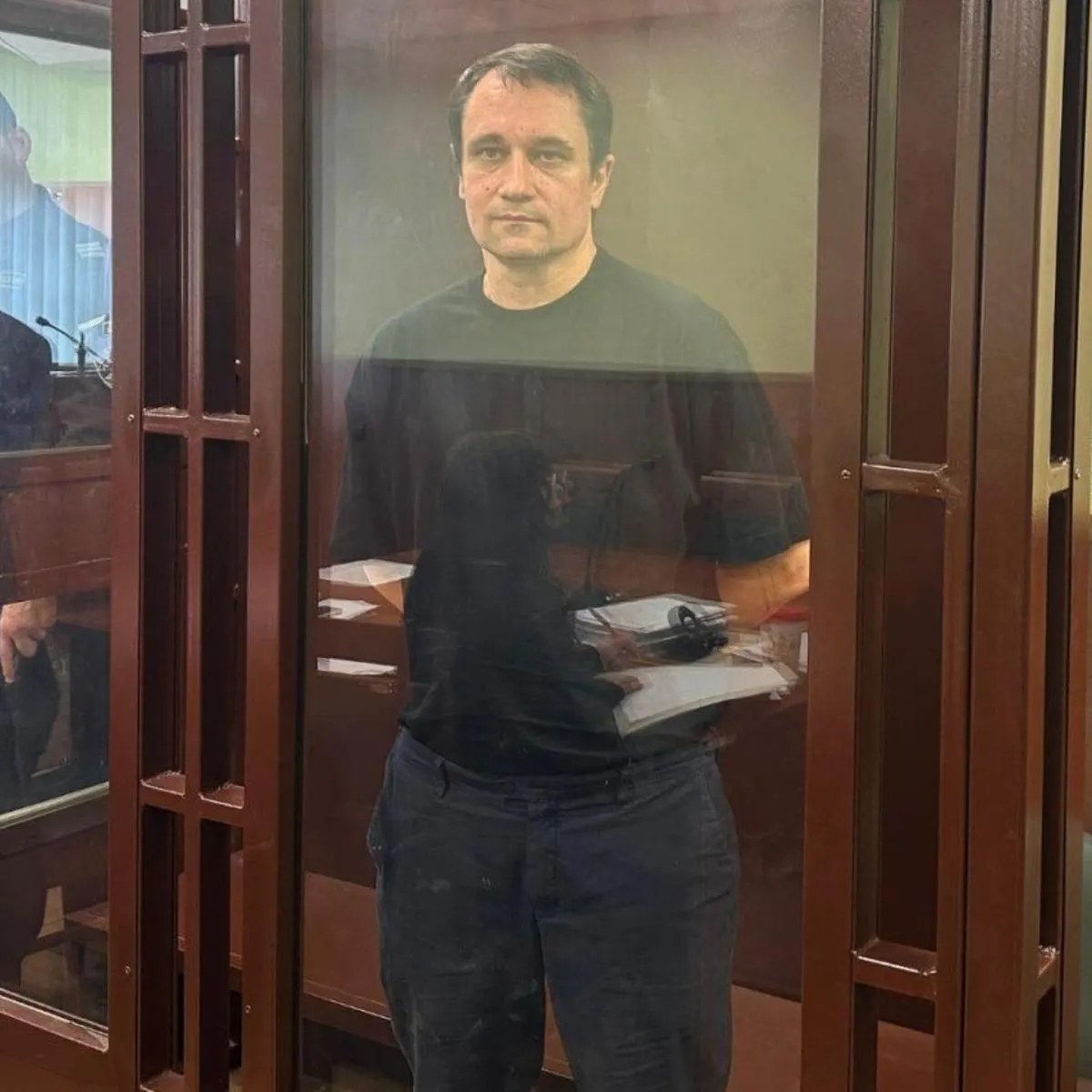 Суд признал комментарий распространением фейков об армии; прокуратура просила восемь лет, но суд учёл смягчающие обстоятельства и назначил пять лет.