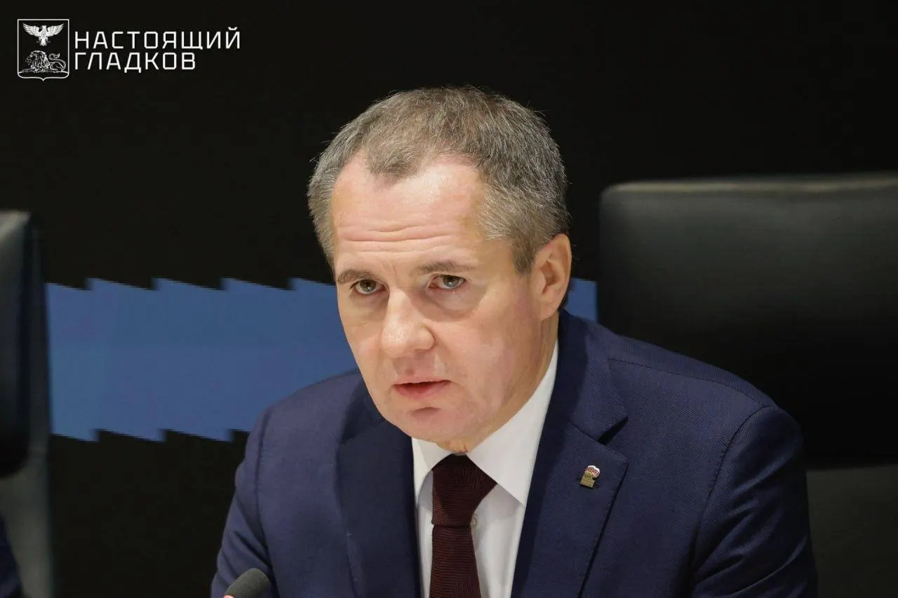 Президент подписал указ о назначении бывшего губернатора Белгородской области Вячеслава Гладкова чрезвычайным и полномочным послом России в Абхазии; ранее в отставку подали главы Белгородской и Брянской областей.