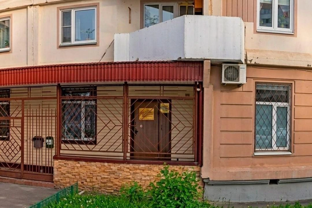 В холодильнике частного медицинского центра в Москве нашли пять человеческих голов. Проверки проводились в рамках уголовного дела, возбужденного в Санкт-Петербурге; по делу прошли аресты и расследуются продажи биоматериалов.