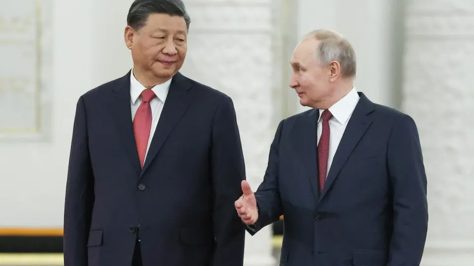 На пленарной сессии форума президент заявил о равноправном сотрудничестве с Китаем, подчеркнул рост высокотехнологичного экспорта и привёл примеры в атомной энергетике и инвестициях в Индию.