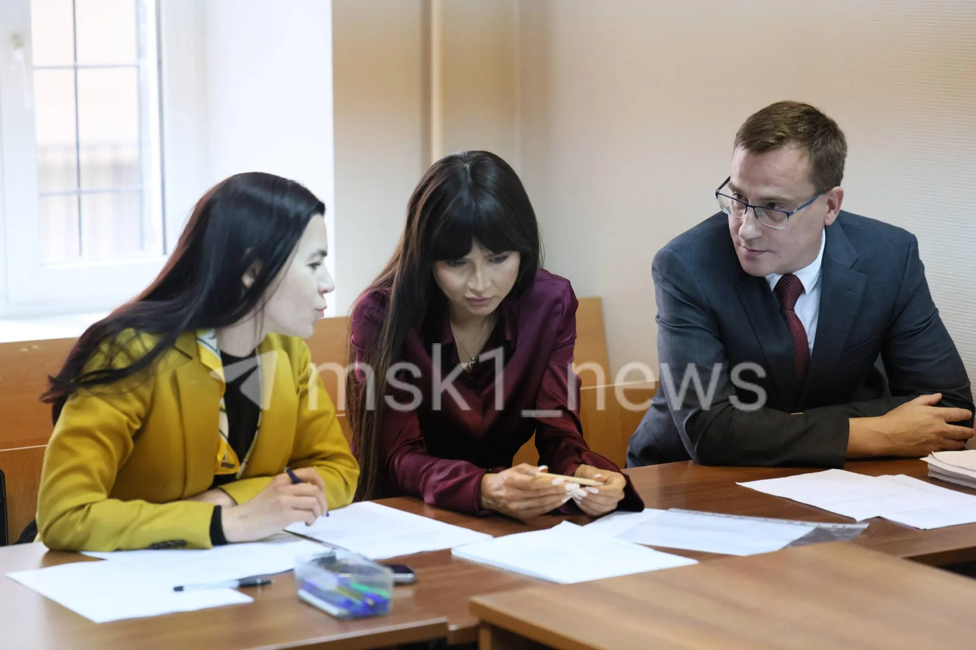 Фигурантка появилась в суде с бойфрендом: прокуратура просит ужесточить меру пресечения из‑за поездки из Москвы в Санкт‑Петербург, ранее процесс приостанавливали из‑за выявленного рака.