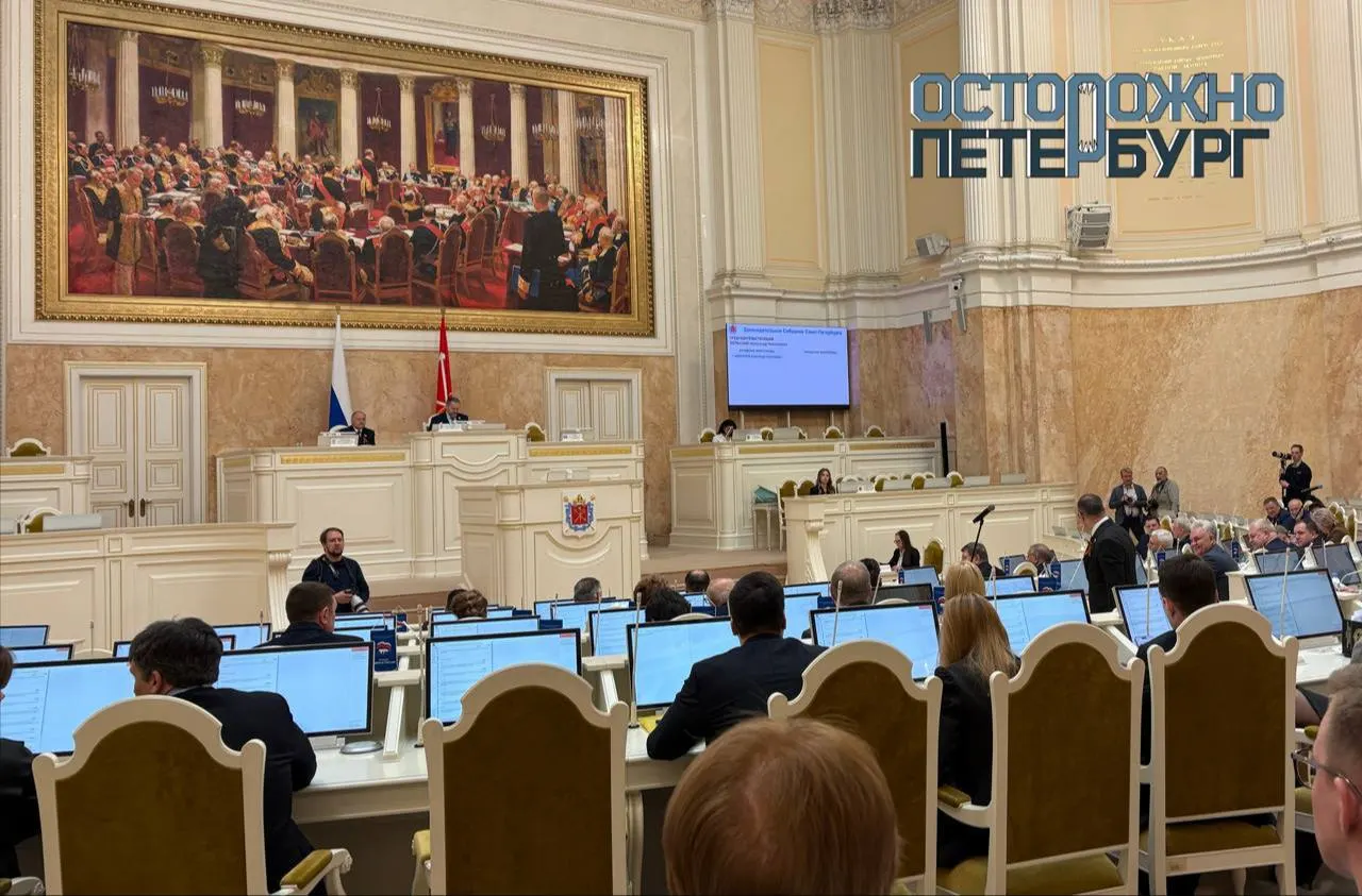Депутат от КПРФ Алексей Зинчук предложил ввести пятилетний запрет на выезд за рубеж для экс‑депутатов, сенаторов и бывших руководителей‑чиновников, ссылаясь на необходимость защиты конфиденциальной информации и национальной безопасности.