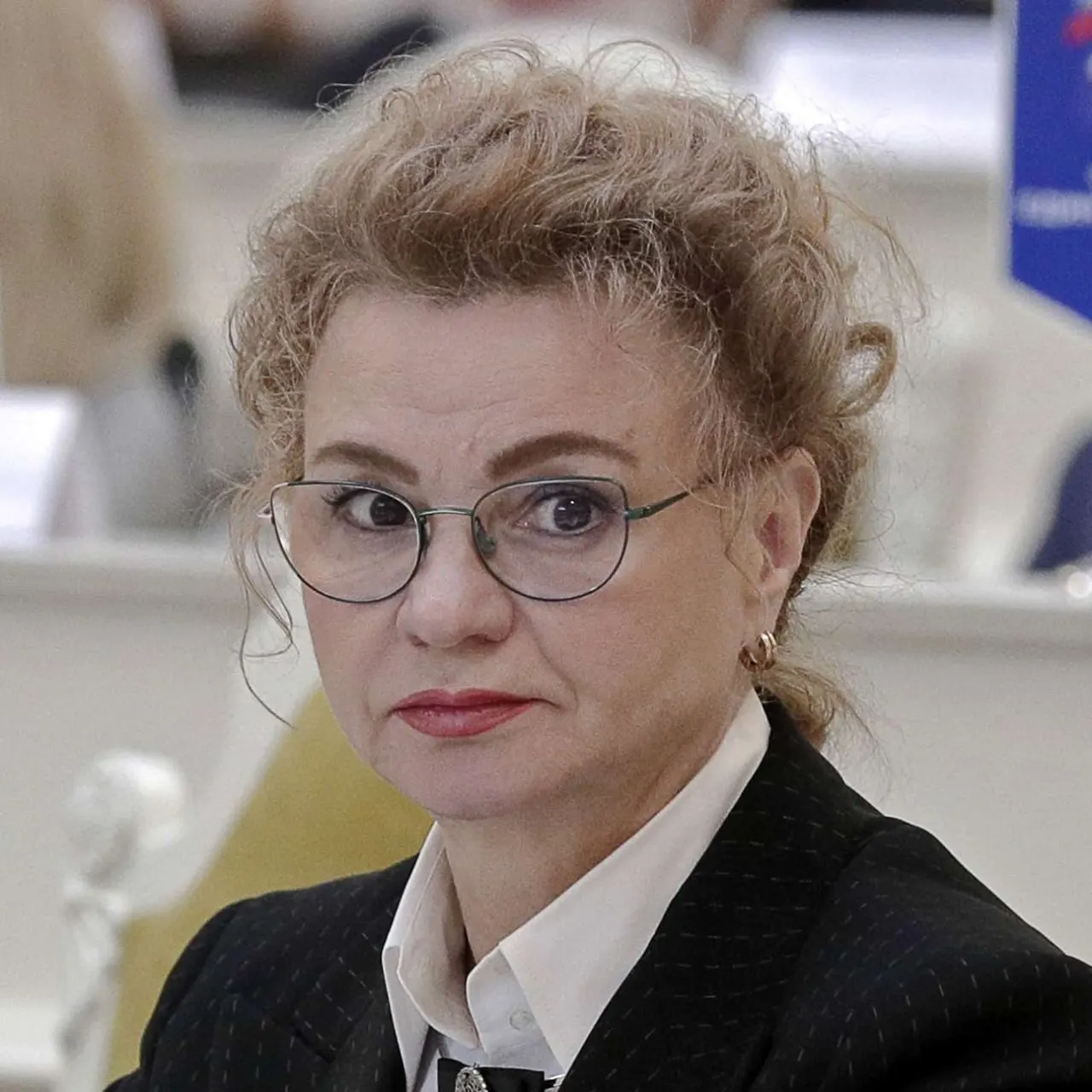 Прокурор потребовал для Елены Раховой наказание в виде пяти лет колонии и штрафы по делу о фиктивной занятости работников школы и выплате зарплат на сумму около 25 миллионов рублей.