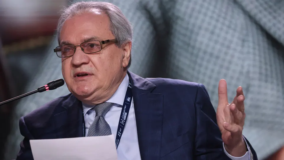 Глава Совета по правам человека заявил, что россияне, использующие VPN, обращаются к враждебной пропаганде, назвал обход блокировок «противоестественным» и сочёл оправданными временные отключения мобильного интернета на фоне проблемы безопасности. Власти ужесточают контроль за VPN по поручениям верхних эшелонов.