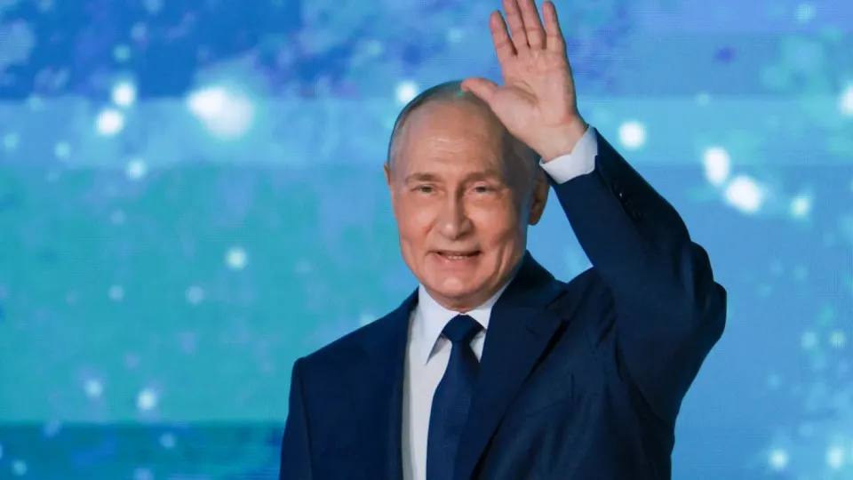 Во время ограничений мобильного интернета, связанных с мерами безопасности, президент Владимир Путин потребовал сохранить доступ к Госуслугам, платежам и записи к врачу и наладить информирование граждан об отключениях.