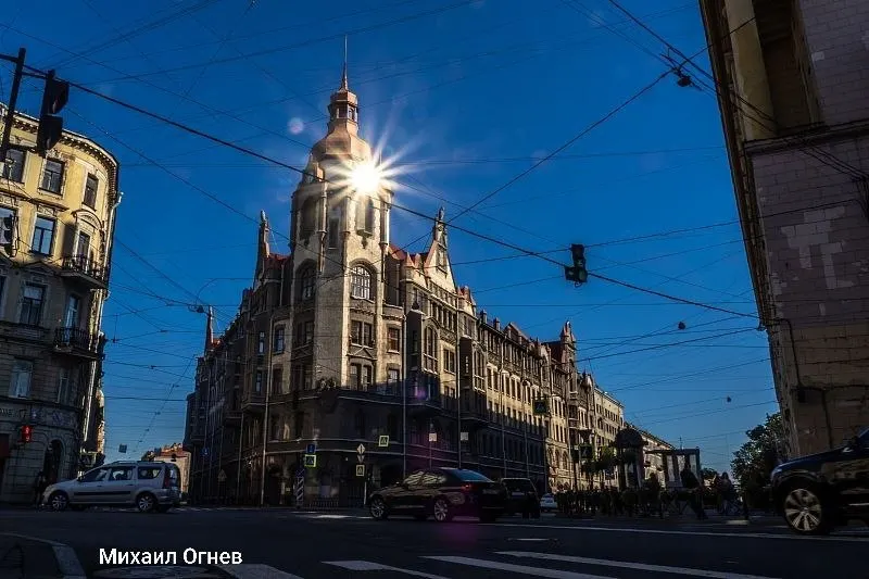 Днем в Санкт-Петербурге ожидается потепление до +17…+19 °C. Небо будет почти ясным, осадков не предвидится.
