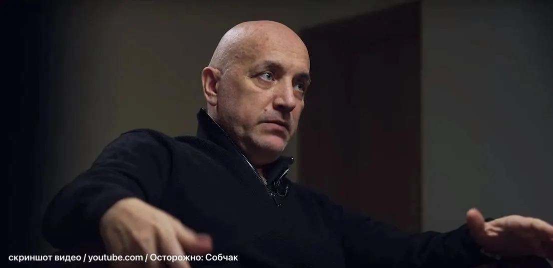 Писатель рассказал, что нашёл работу в Петербурге и планирует проводить в городе больше времени; конкретных деталей о должности и условиях пока нет.