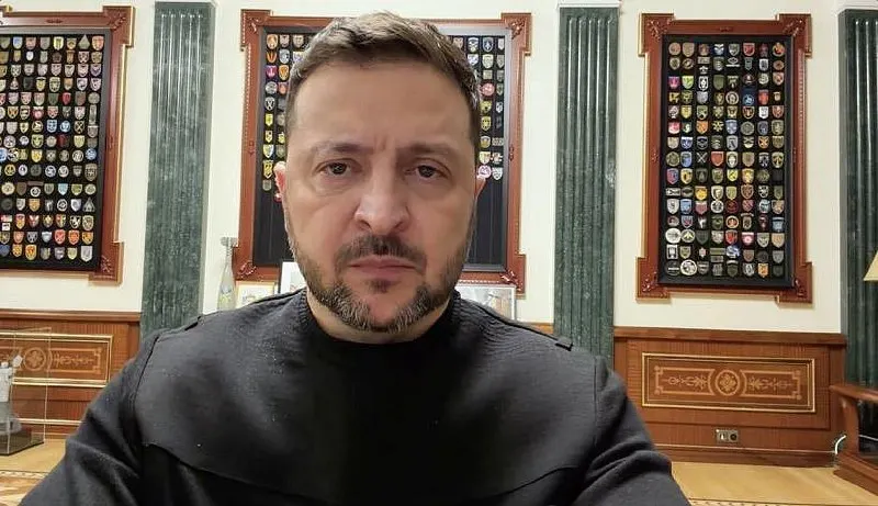 Президент Украины сообщил, что, по данным разведки и партнёров из США и Европы, Россия готовит удар с применением «Орешника», возможно комбинированное применение вооружения. Населению рекомендовано внимательно реагировать на сигналы тревоги и использовать укрытия.