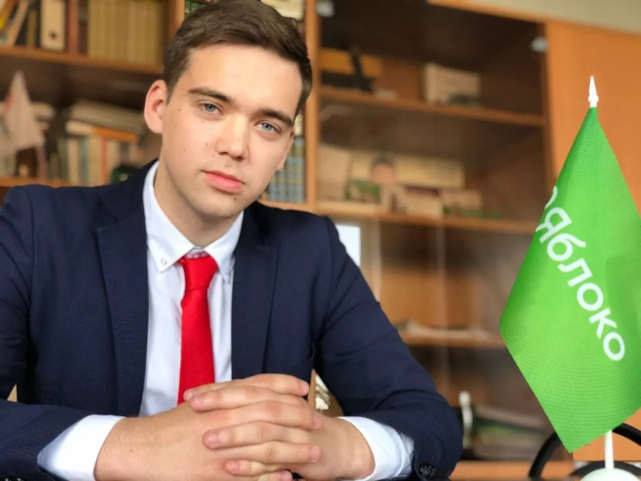 Кирилл Румянцев отверг ряд высказываний основателя партии, усомнился в методах работы с избирателями и не согласился с позицией о якобы отсутствии борьбы за места в Госдуме.
