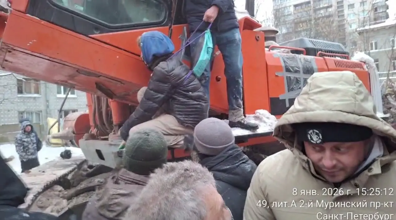 Вячеслав Сергеев задержан и обвинён в мошенничестве; активисты собирают деньги на его защиту. Ему назначили два месяца ареста, сейчас его везут в Старую Руссу.