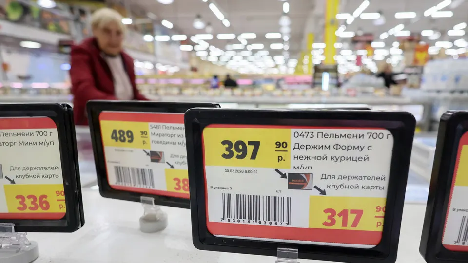 Федеральная антимонопольная служба направила предостережения ряду аналитиков и руководителей компаний: по мнению ведомства, публичные заявления о подорожании товаров могут стимулировать изменение ценовой политики и ажиотажный спрос.