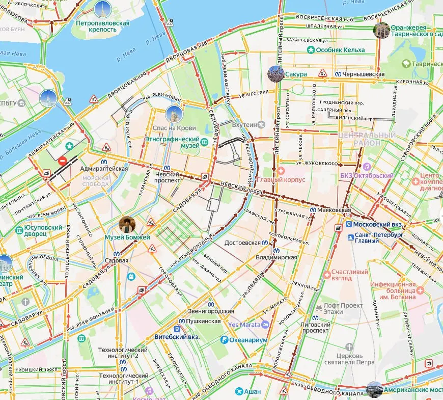 В центре Санкт‑Петербурга зафиксированы 7 баллов пробок. Дополнительные заторы вызывает неработающий светофор на пересечении Невского и Литейного и дорожные перекрытия.