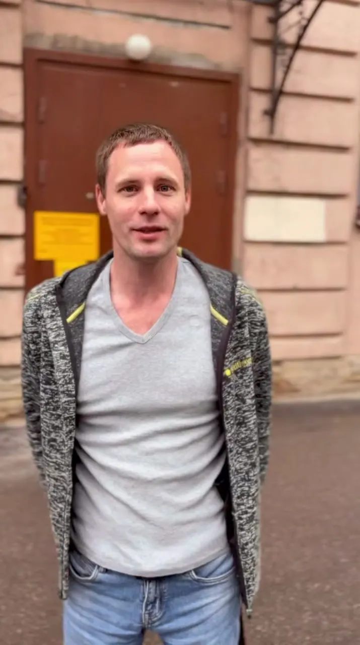 Ленинский суд Петербурга 15 мая в третий раз вернул протокол полицейским; по словам юриста, административное дело должны прекратить 17 мая из‑за истечения срока привлечения.