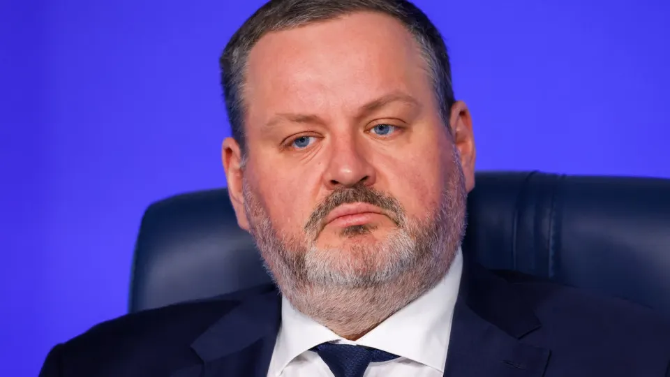 Министр труда заявил о необходимости резкого повышения суммарного коэффициента рождаемости и переломе демографического спада. В 2025 году СКР опустился до 1,305, число рождений продолжает сокращаться, при этом публикация некоторых официальных демографических данных была прекращена.