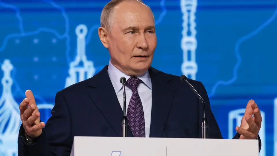 Президент призвал помогать ветеранам СВО трудоустраиваться в оборонной и других индустриальных отраслях; эксперты отмечают рост числа тяжёлых ранений, увеличившуюся потребность в протезах, а также рост числа инвалидов и тяжких преступлений.