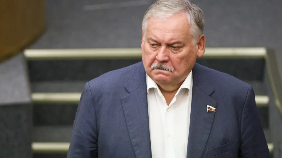 Первый зампред комитета Госдумы Константин Затулин заявил, что Латвия и Эстония обманули русскоязычное население, введя статус «неграждан», и призвал к защите россиян на фоне законопроекта о возможности вмешательства сил за рубежом.