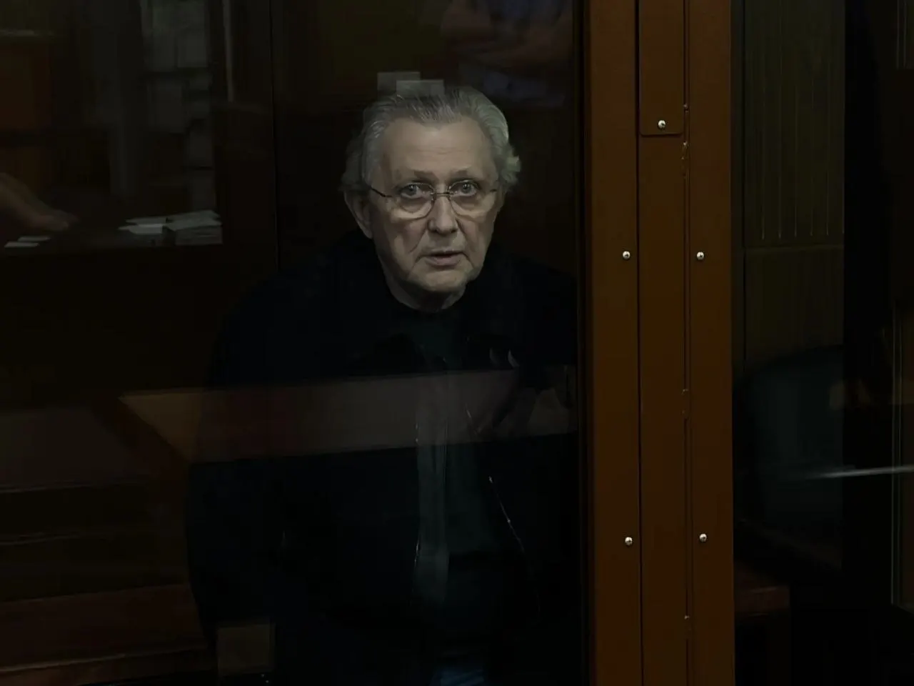 Журналист Евгений Вышенков сообщил, что бизнесмен Илья Трабер заранее ожидал приход силовиков; во время звонка он заявил, что для него всё решено и попросил позаботиться о семье.