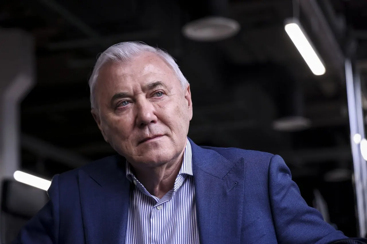 Закон планируют принять до 20 июля с вступлением в силу 1 сентября 2026 года. В проект внесены послабления для участников ВЭД, прописаны правила для некастодиальных кошельков и определение криптовалют как инструмента трансграничных расчётов.