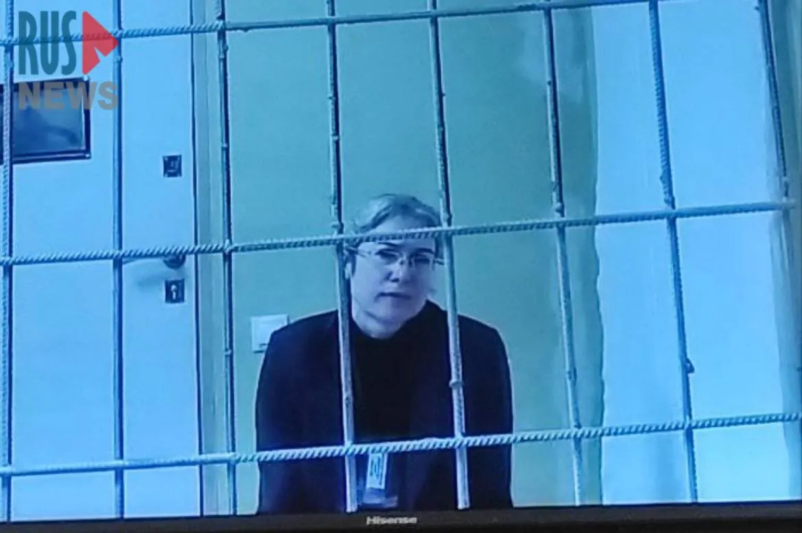 Суд отклонил ходатайство о замене оставшейся части срока на более мягкое наказание; Абрамова жалуется на нехватку рабочих мест в колонии и опасается, что не сможет устроиться из‑за профилактических учётов.