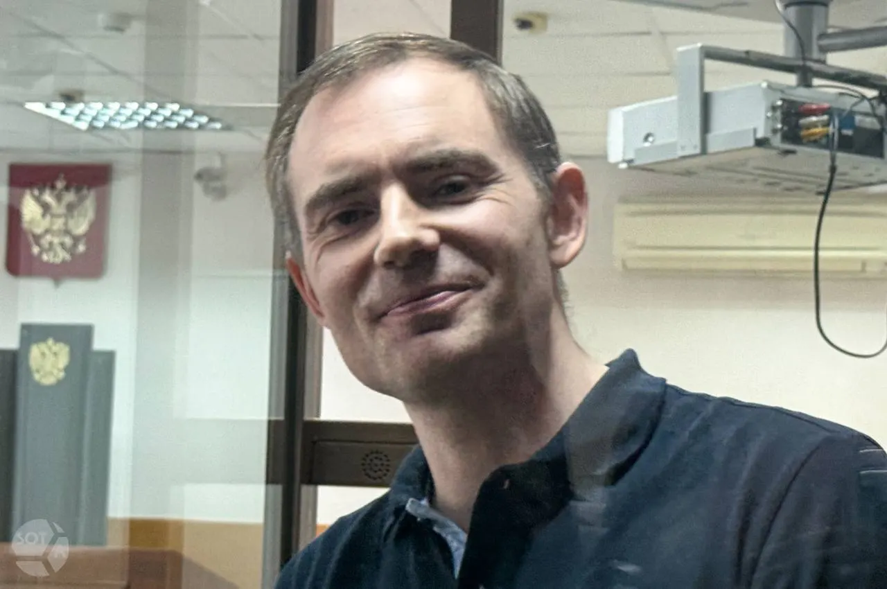 В Замоскворецком районном суде Москвы защита допросила лингвиста и психолога, которые в своих заключениях усомнились в наличии умысла и признаков распространения заведомо ложной информации в публикациях обвиняемого.