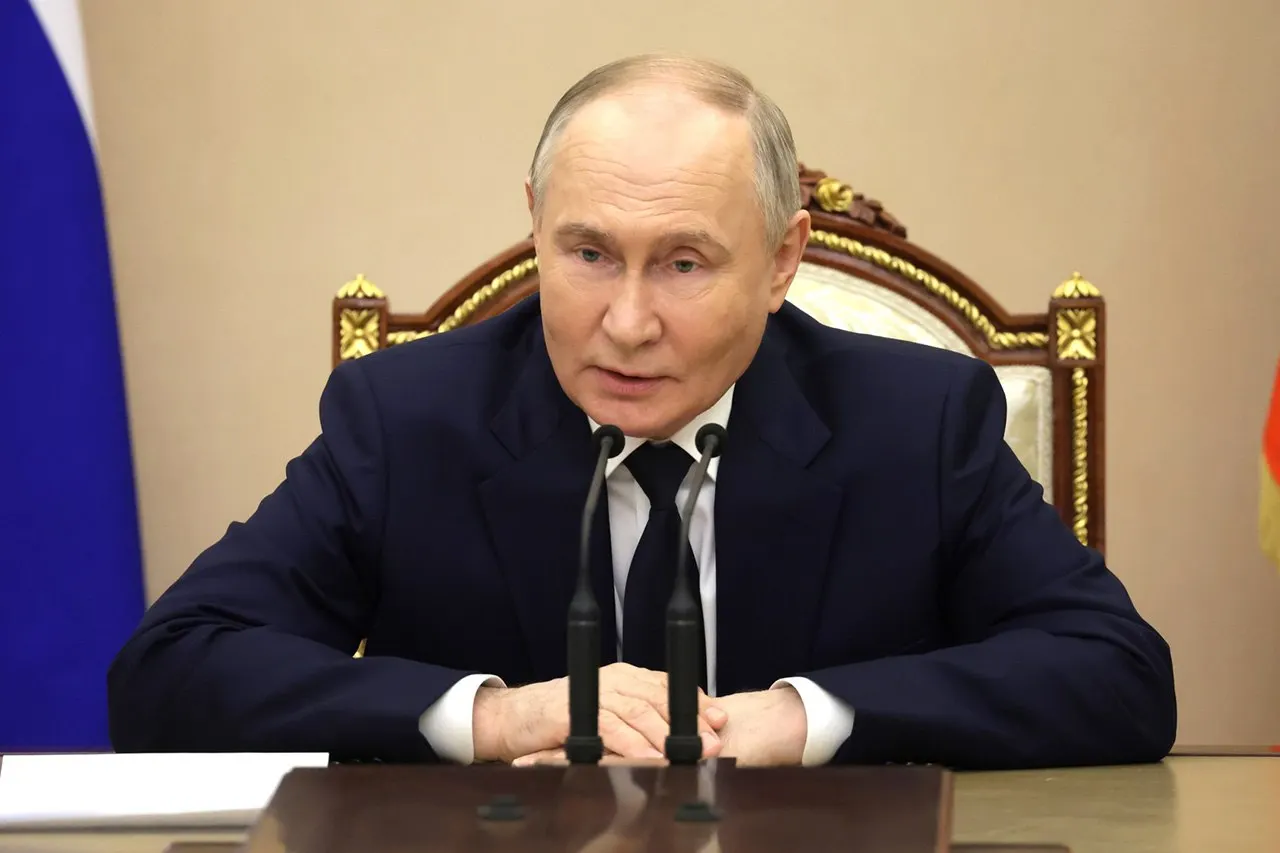 Президент поручил обеспечить непрерывность работ на Балтийском заводе по постройке двух атомных ледоколов и подчеркнул важность дальнейшего выполнения планов по проекту «Лидер».