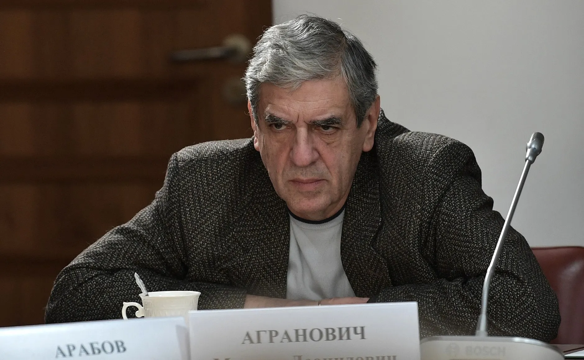 Операторский факультет ВГИК объявил набор в «специальную группу» мастерской Михаила Аграновича: абитуриентам обещают бесплатное обучение с 2027 года при условии заключения годичного контракта с Минобороны о службе в войсках беспилотных летательных аппаратов и ряд льгот.
