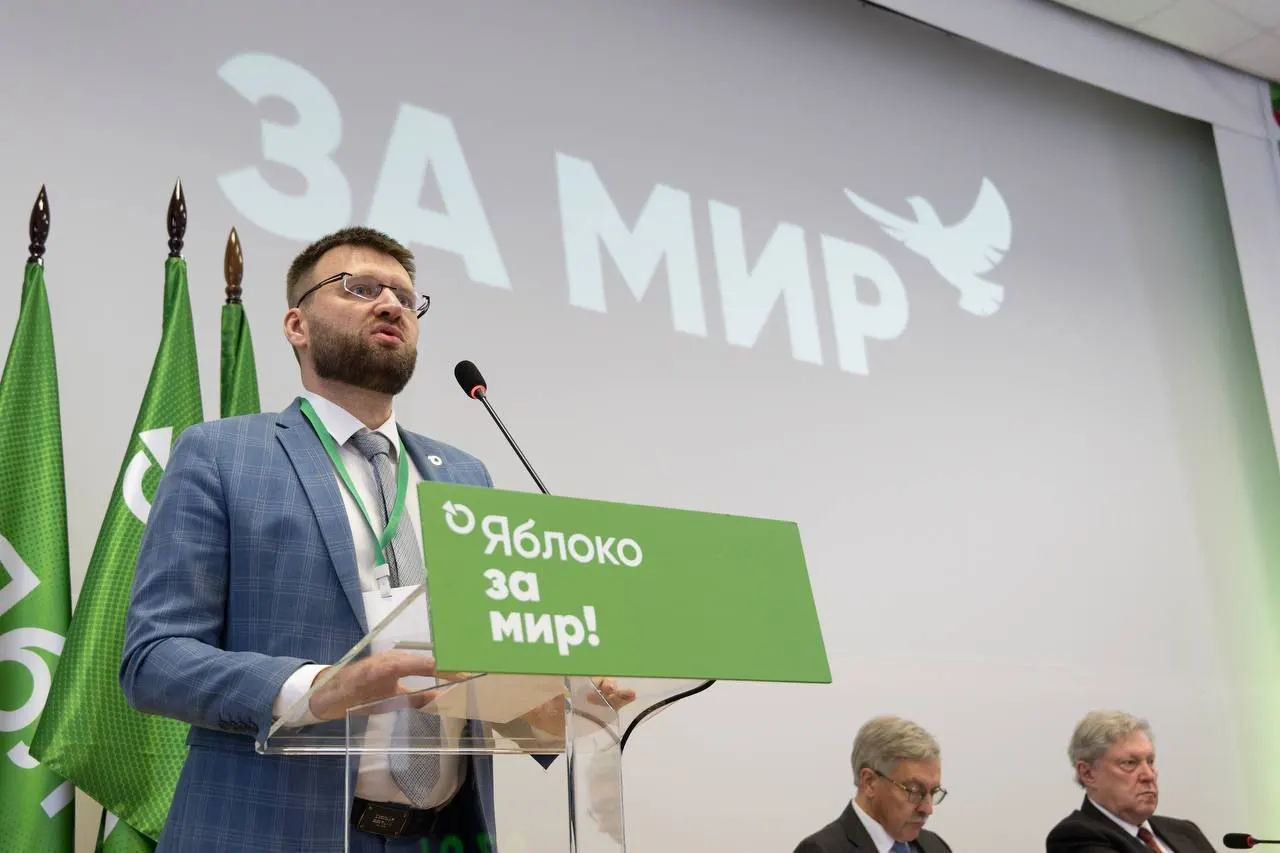 Минюст отклонил заявление Владимира Дорохова о снятии статуса «иностранного агента», сославшись на якобы «политическую деятельность»: поздравление от председателя партии, поездки в суд, возложение цветов и участие в видеоролике.