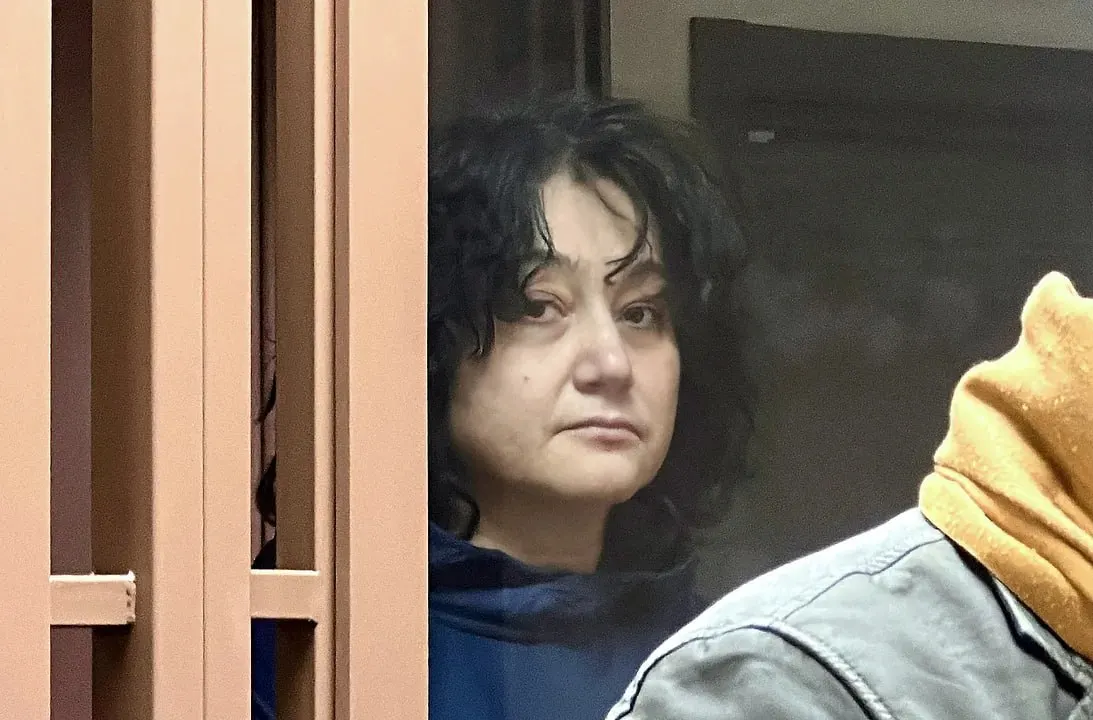 Апелляционный военный суд подтвердил шесть лет колонии для активистки из Республики Коми по делу об «оправдании терроризма». В обвинении фигурируют репост и комментарий в интернете; правозащитники называют её политзаключённой.