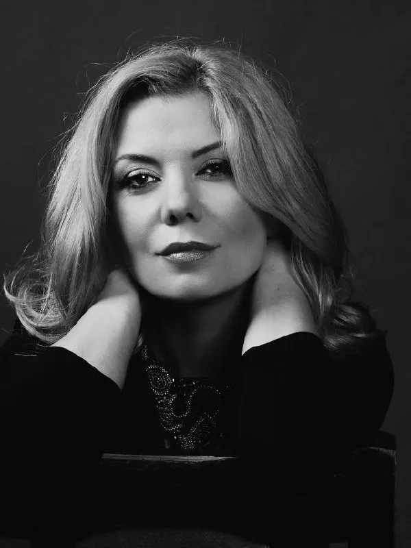 Ей было 53 года. Ирада Берг участвовала в реставрации Янтарной комнаты, работала в Исаакиевском соборе и являлась автором детских книг.