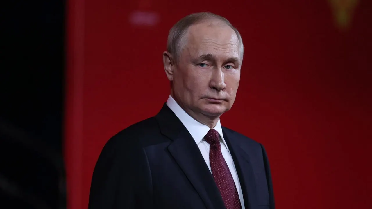В Кремле заявили, что прекращение огня возможно лишь при выполнении условий Москвы; учитывая позицию Киева, «заморозка» невозможна, сообщил пресс‑секретарь.