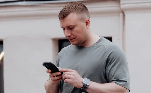 На финансовом конгрессе в Санкт‑Петербурге сообщили, что open‑banking и мультибанкинг вышли на промышленную эксплуатацию: сотни тысяч клиентов уже управляют счетами и переводят деньги через единый интерфейс. Обсуждались также регулирование и усиление конкуренции в банковской сфере.