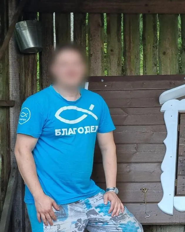 42‑летнего мужчину задержали на вокзале при попытке скрыться. Девочка пропала после похода за грибами; на следующий день в окрестностях садоводства обнаружили её тело. Возбуждено уголовное дело об убийстве малолетней.