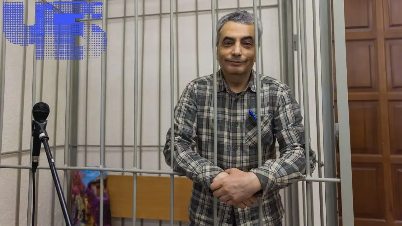 Сегодня Псковский городской суд огласит приговор заместителю председателя партии «Яблоко» Льву Шлосбергу после того, как обвинение потребовало 12 лет лишения свободы.
