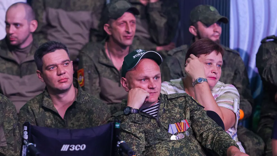 В Петербурге обсуждают планы по трудоустройству ветеранов СВО, устанавливаемые квоты и влияние на локальный трудовой рынок, рассматриваются результаты исследования и государственные меры.