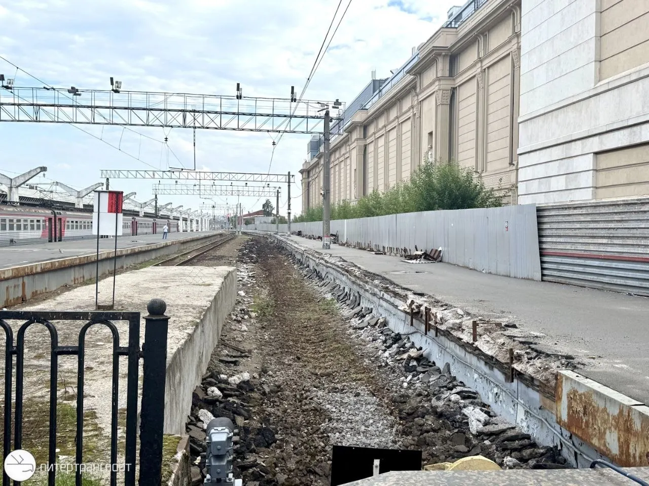 Из-за подготовки к скоростной магистрали часть маршрутов будет перенаправлена на Рыбацкое и Ладожский вокзалы; временная схема действует до завершения работ на Волковской.