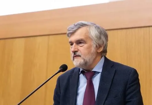Главный экономист ВЭБа Андрей Клепач уволен после обсуждений о технологическом и экономическом отставании страны.