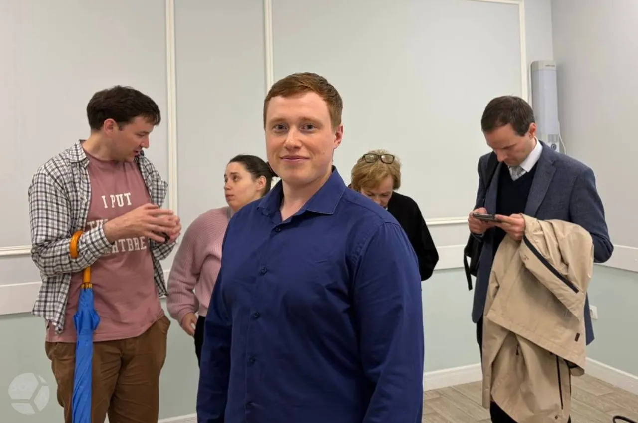Апелляционный суд Санкт‑Петербурга оставил в силе отказ в регистрации Сергея Мухина на выборы в Законодательное собрание по округу №23; кандидат намерен обжаловать решение.