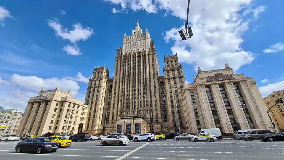 Москва утверждает, что любые попытки заморозить боевые действия без устранения первопричин кризиса невозможны, и указывает на эскалацию со стороны Киева и реакцию Запада.