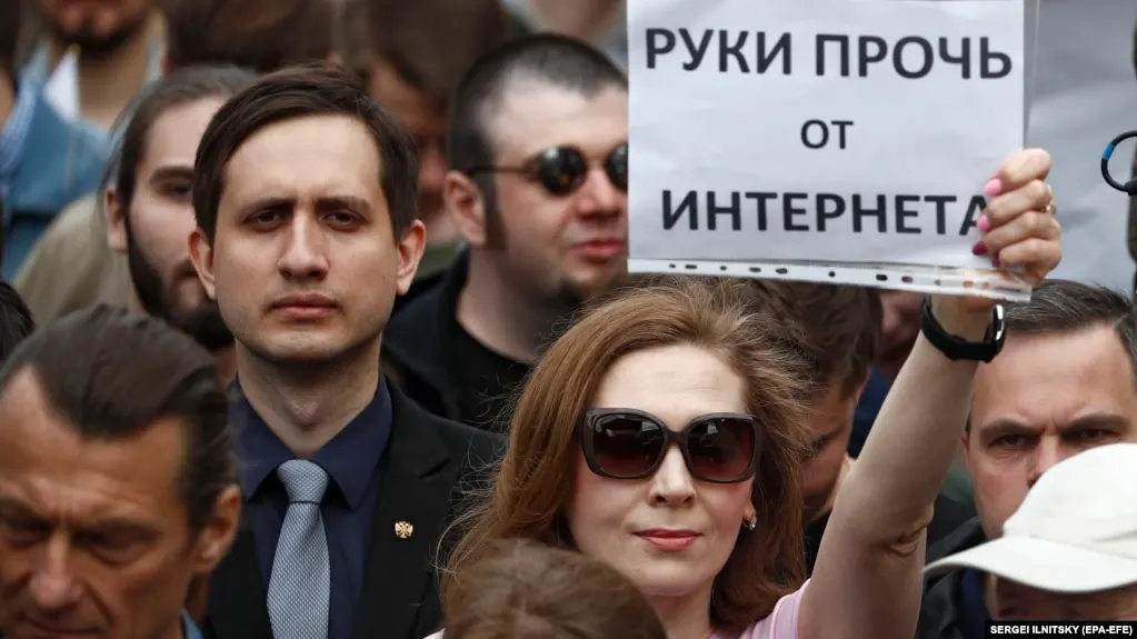 Правительство ужесточает контроль над VPN-сервисами: блокировки обхода, проблемы в работе сервисов и обсуждение связи с выборами.