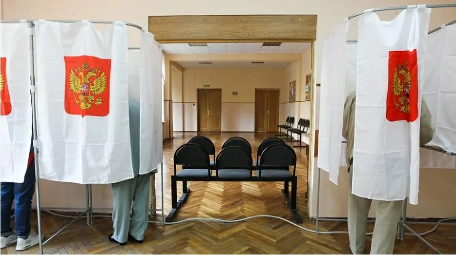 Руководство для партийных наблюдателей вызывает дискуссии, в нем подчеркивается фиксация нарушений и поддержка решений избирательных комиссий.