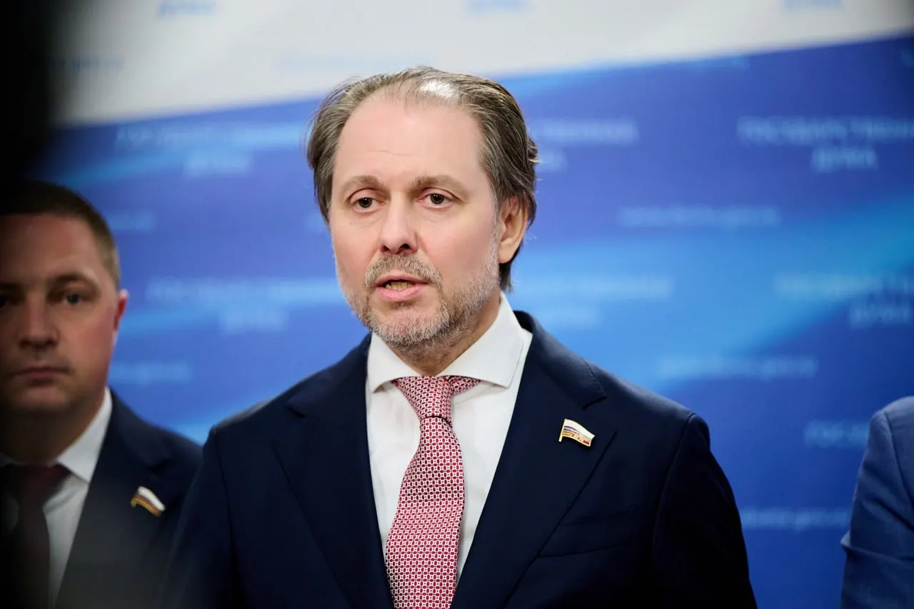 Депутат Владимир Сысоев стал руководителем профильного комитета; у него экономическое и юридическое образование, ранее он занимал посты в Тюменской области и возглавлял фракцию ЛДПР.