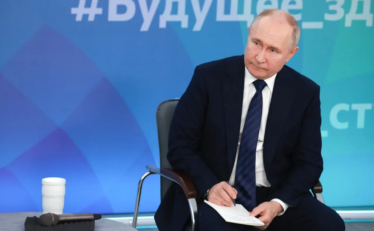 Президент отметил, что влияние СВО на рождаемость есть, но на ситуацию влияют и другие факторы.
