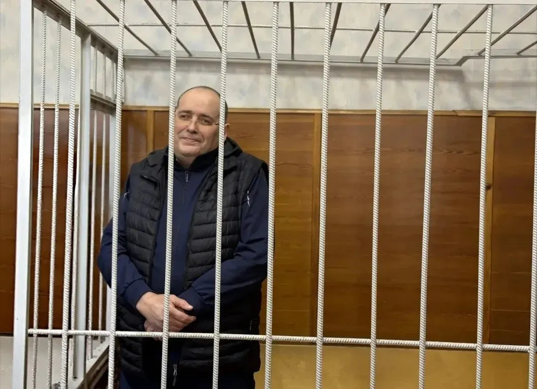 В марте суд признал его виновным в получении крупной взятки. Ему назначили 9 лет колонии строгого режима и штраф 8 820 000 рублей; совокупный срок по делу — 14 лет, штраф около 17 миллионов рублей. Общая сумма взяток составила 4 410 000 рублей; лично Кислицын получил не менее 2,7 млн рублей.