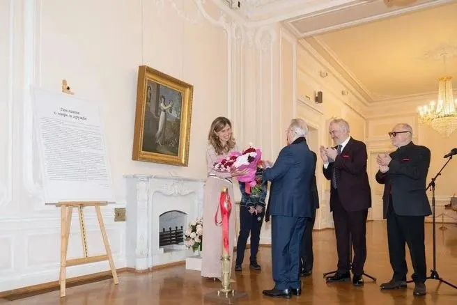 Итальянская герцогиня Оливия Сальвиати передала портрет императрицы Жозефины де Богарне музею Эрмитаж, подчеркнув важность мира, дружбы и диалога между народами.