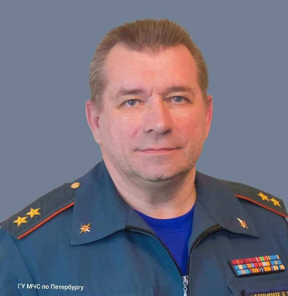 Увольнения коснулись начальника ГУ МЧС по Санкт-Петербургу и двух руководителей СК РФ; официальных подтверждений пока нет.