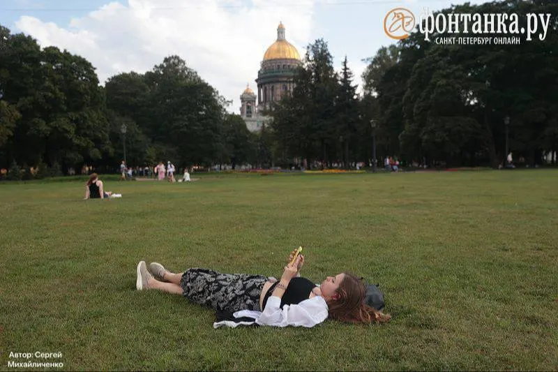 Метеорологи фиксируют рекордную теплоту по стране, в Санкт-Петербурге же сезон оказался не жарким.