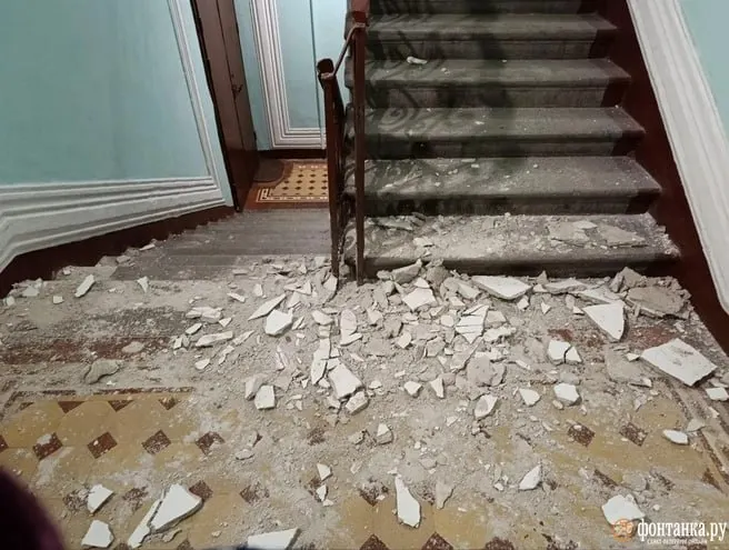Жильцы жалуются на затянувшийся ремонт, протечки и бездействие управляющей компании.