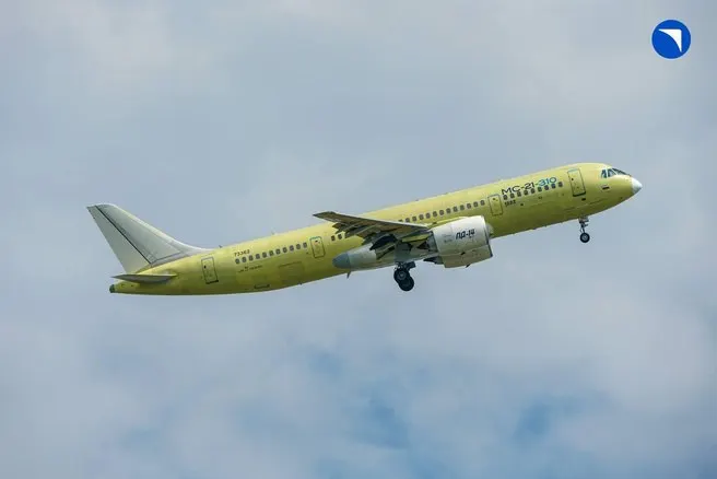 Первые восемь самолётов МС-21 планируются поставить в IV квартале 2027 года; ещё десять — в 2028-м; подготовка персонала начнётся в следующем году.