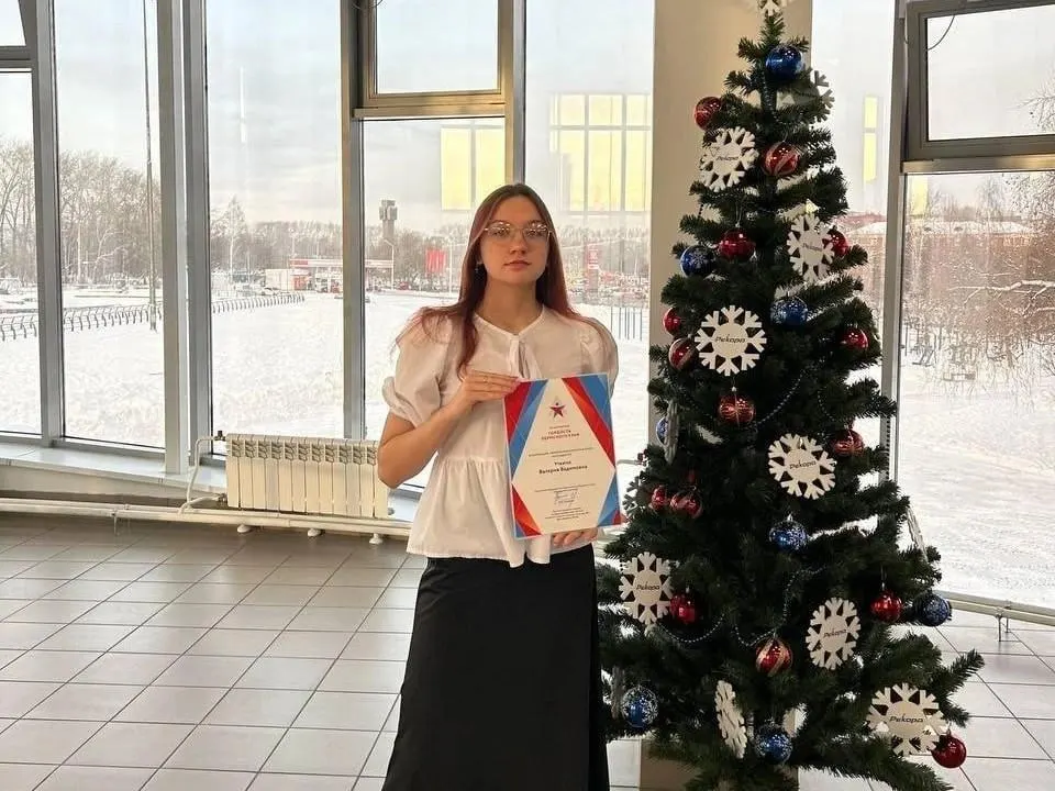 19-летняя Валерия Уткина борется за выздоровление после трансплантации костного мозга в петербургской клинике; семье необходима помощь с арендой жилья рядом с клиникой.