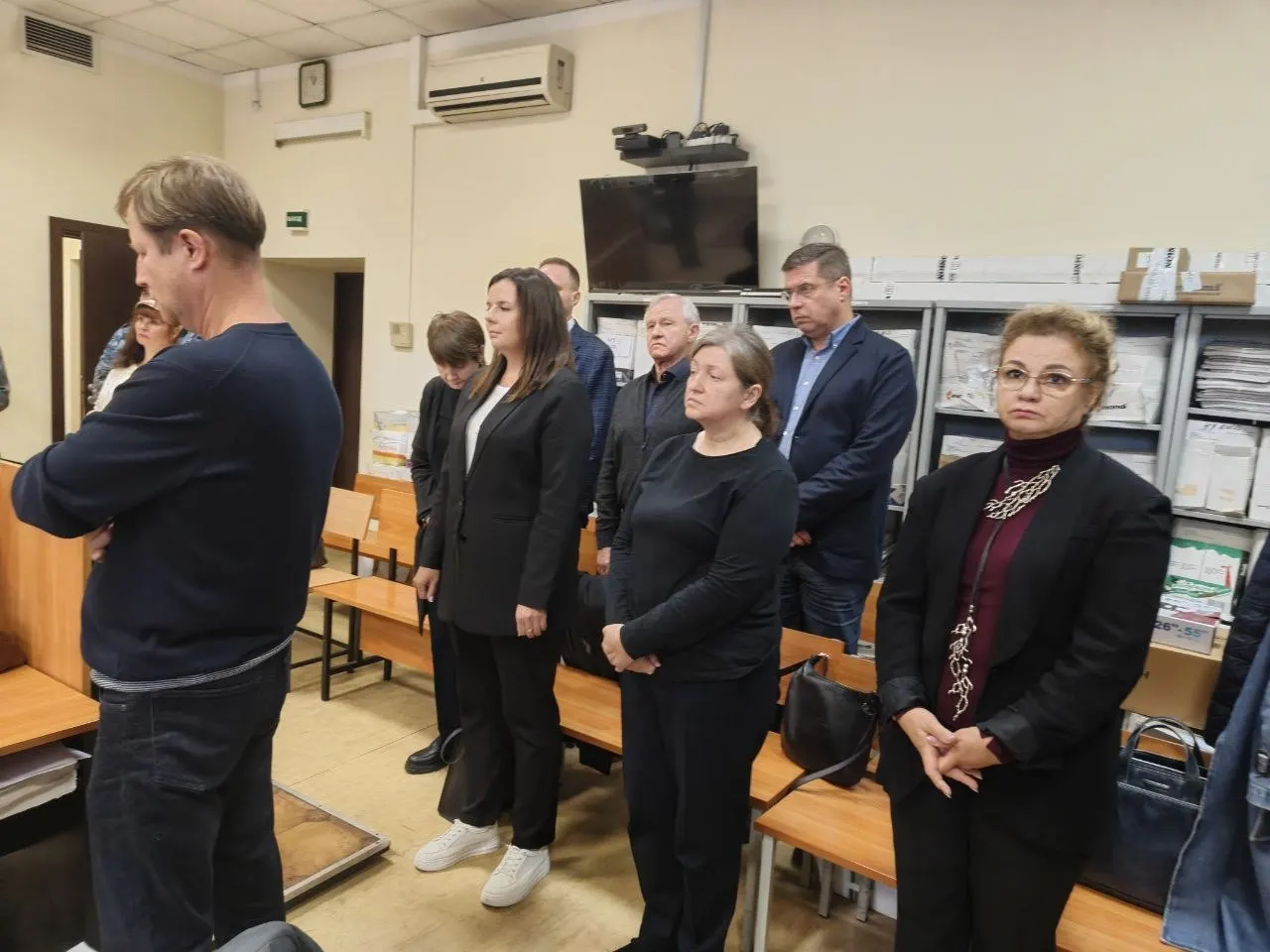 Санкт-Петербургский суд вынес условный срок и штраф по делу о фиктивном трудоустройстве сотрудников в школе №619; обвинение требовало более строгого наказания.